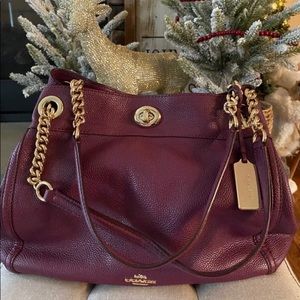 Pebbled leather Coach purse!